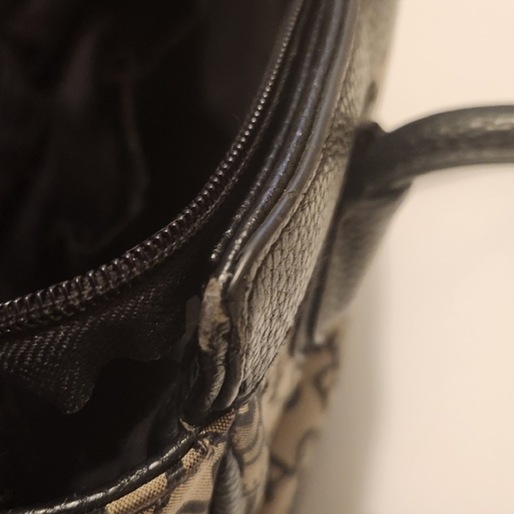 Kenneth Cole Reaction Shoulder‎ Purse - Picture 10 of 16